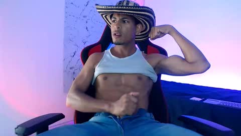 Snapshot of lorian_vikel chatting on November 2025 10:20:02 PM Lorian Vikel online show from November 2025 10:20:02 PM