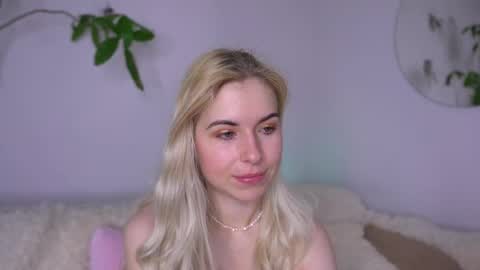 Snapshot of lorrie_love_story chatting on April 2026 08:35:02 AM Lorrie online show from April 2026 08:35:02 AM