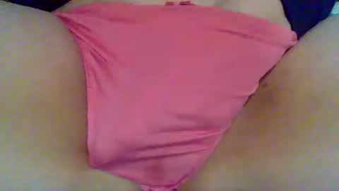 lottie_bee online show from March 2025 12:59:01 AM