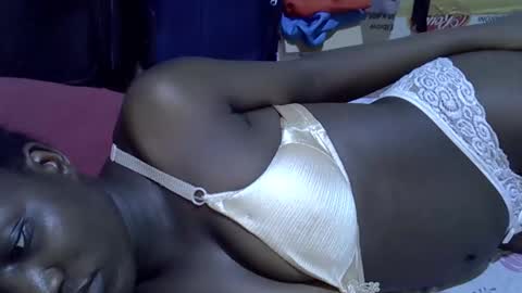 lotty_lavilla online show from January 2026 06:23:01 PM