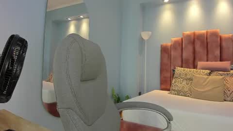  Lou Rosse  online show from July 2026 07:23:01 PM