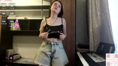 Snapshot of loudeguise chatting on May 2026 12:13:02 PM Esma online show from May 2026 12:13:02 PM