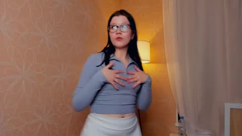 Snapshot of louellamc chatting on March 2026 06:15:02 PM Blondel online show from March 2026 06:15:02 PM