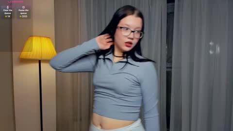 Snapshot of louellamc chatting on March 2026 06:03:01 PM Blondel online show from March 2026 06:03:01 PM