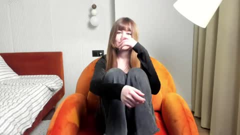 Snapshot of louettakarn chatting on May 2026 05:40:02 PM Sade online show from May 2026 05:40:02 PM