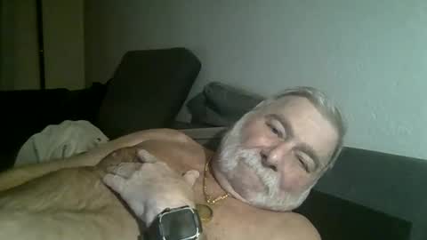 Snapshot of louis_chokdee chatting on January 2025 06:41:02 PM louis_chokdee online show from January 2025 06:41:02 PM