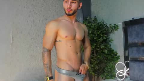 Louis online show from November 2025 02:47:02 AM