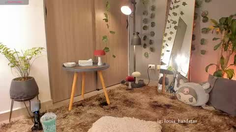 Snapshot of louis_hardstar chatting on April 2026 11:31:01 PM Louis Valdz online show from April 2026 11:31:01 PM