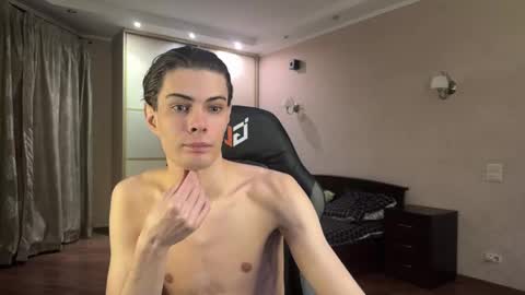 Snapshot of louis_preston chatting on March 2025 04:00:02 PM Mark online show from March 2025 04:00:02 PM