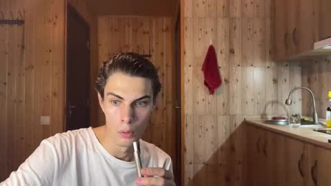 Snapshot of louis_preston chatting on October 2025 02:15:01 AM Mark online show from October 2025 02:15:01 AM