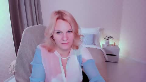 Louisa online show from December 2024 10:56:02 AM