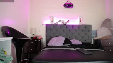  LouIse  online show from January 2025 09:50:01 PM