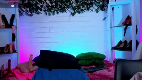  LouIse  online show from May 2026 03:53:02 PM