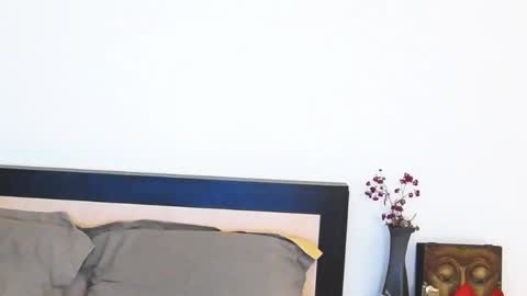 Snapshot of louisebella chatting on April 2026 11:57:02 PM louisebella online show from April 2026 11:57:02 PM