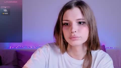 Snapshot of louisekane chatting on July 2026 05:20:01 PM LouiseKane online show from July 2026 05:20:01 PM