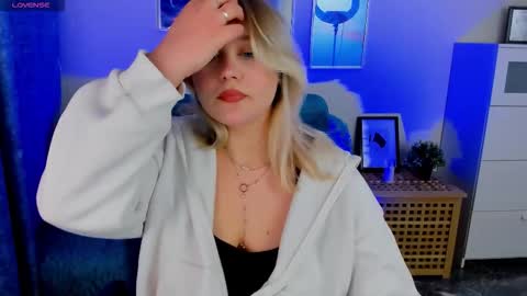 Loise online show from October 2025 09:16:02 PM