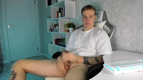 Louis  online show from January 2025 02:31:01 AM