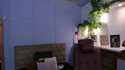 Louren Fox online show from December 2025 11:36:02 AM