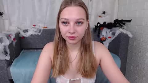 Snapshot of love_bella_ chatting on October 2025 12:36:02 AM love bella online show from October 2025 12:36:02 AM