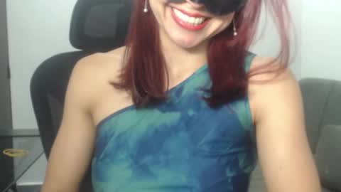 Nina online show from October 2025 01:17:02 AM