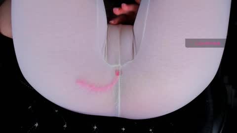 Kira online show from October 2025 09:40:01 AM