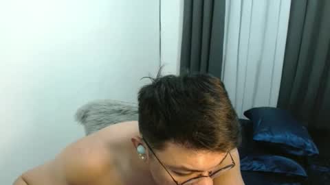 love_hottieh online show from October 2025 02:00:01 AM