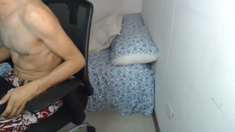 Snapshot of love_room_0206 chatting on April 2026 01:38:01 AM Andys and mary online show from April 2026 01:38:01 AM