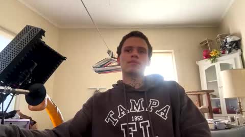 love stretch online show from October 2025 05:37:01 PM