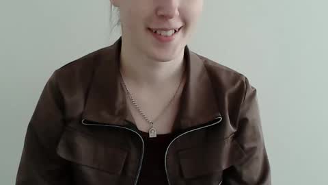 Vivian online show from November 2025 12:17:01 PM