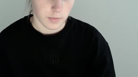 Vivian online show from November 2025 11:49:01 AM