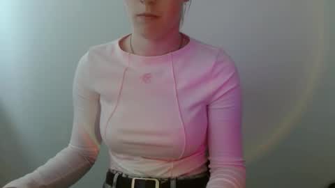 Vivian online show from February 2026 01:10:01 PM