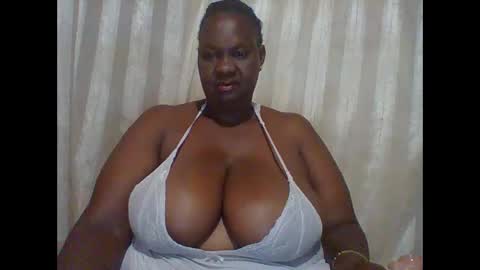 Lynn online show from February 2025 10:37:01 PM