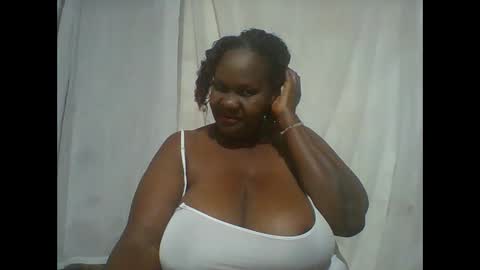 Lynn online show from November 2025 03:02:01 PM