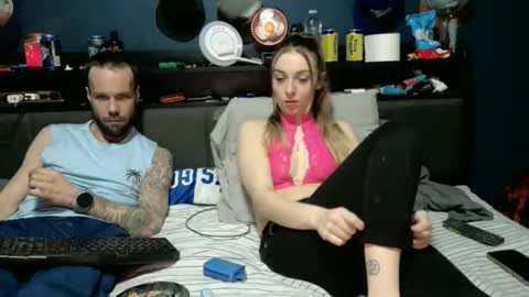 Snapshot of lovecoupleqc chatting on March 2026 05:57:02 AM lovecoupleqc online show from March 2026 05:57:02 AM