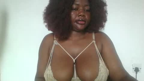 Snapshot of lovecumsluttie chatting on September 2025 11:15:01 AM mila online show from September 2025 11:15:01 AM