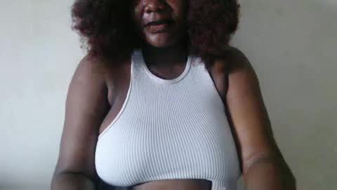 Snapshot of lovecumsluttie chatting on October 2025 07:30:01 AM mila online show from October 2025 07:30:01 AM