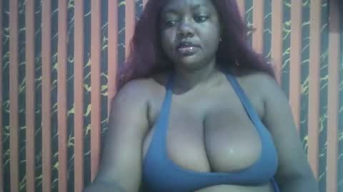 Snapshot of lovecumsluttie chatting on May 2026 04:41:02 AM mila online show from May 2026 04:41:02 AM