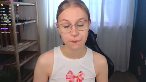 Snapshot of lovedrope chatting on September 2025 11:26:02 AM God like girl Ann online show from September 2025 11:26:02 AM