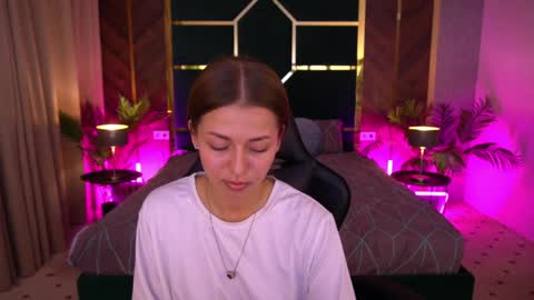 Snapshot of loveedove chatting on April 2026 01:20:02 PM loveedove online show from April 2026 01:20:02 PM