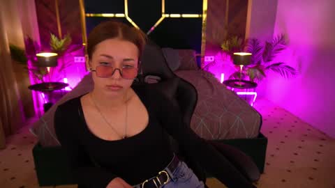 Snapshot of loveedove chatting on April 2026 01:31:01 PM loveedove online show from April 2026 01:31:01 PM