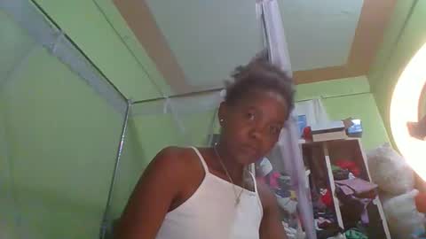 Snapshot of lovegal335 chatting on November 2025 06:44:02 PM lovegal335 online show from November 2025 06:44:02 PM