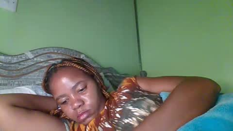 Snapshot of lovegal335 chatting on January 2026 02:25:01 AM lovegal335 online show from January 2026 02:25:01 AM