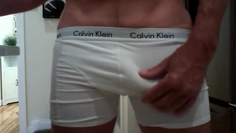 Snapshot of lovehairyone chatting on April 2026 04:54:02 PM lovehairyone online show from April 2026 04:54:02 PM