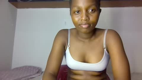 lovelbrownie online show from October 2025 06:04:01 PM