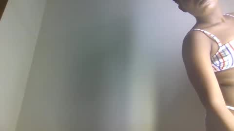 lovelbrownie online show from November 2025 08:41:02 PM