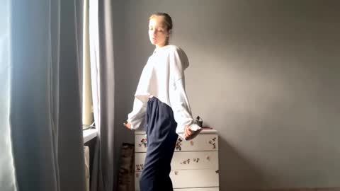 Ella online show from October 2025 06:12:02 AM