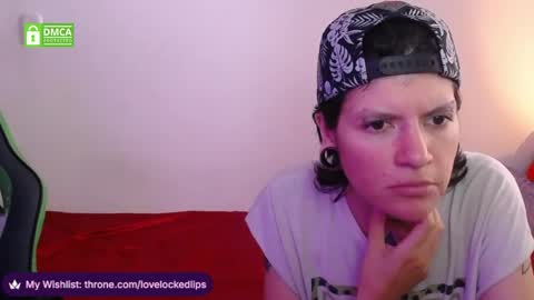 Snapshot of lovelockedlips chatting on April 2026 08:35:02 PM Alex Violet online show from April 2026 08:35:02 PM