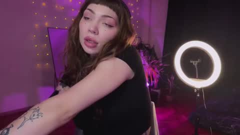 Snapshot of lovelorn_ chatting on December 2024 05:48:02 PM Elsa online show from December 2024 05:48:02 PM