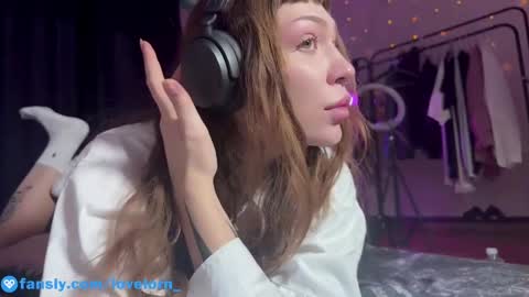 Snapshot of lovelorn_ chatting on December 2024 09:35:01 AM Elsa online show from December 2024 09:35:01 AM