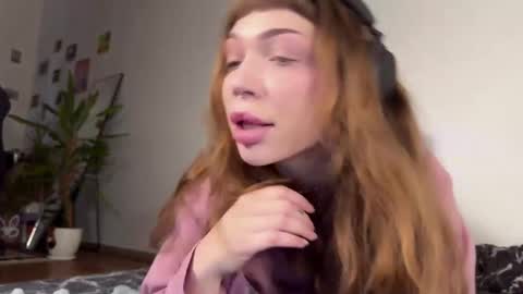 Snapshot of lovelorn_ chatting on January 2025 07:14:02 AM Elsa online show from January 2025 07:14:02 AM